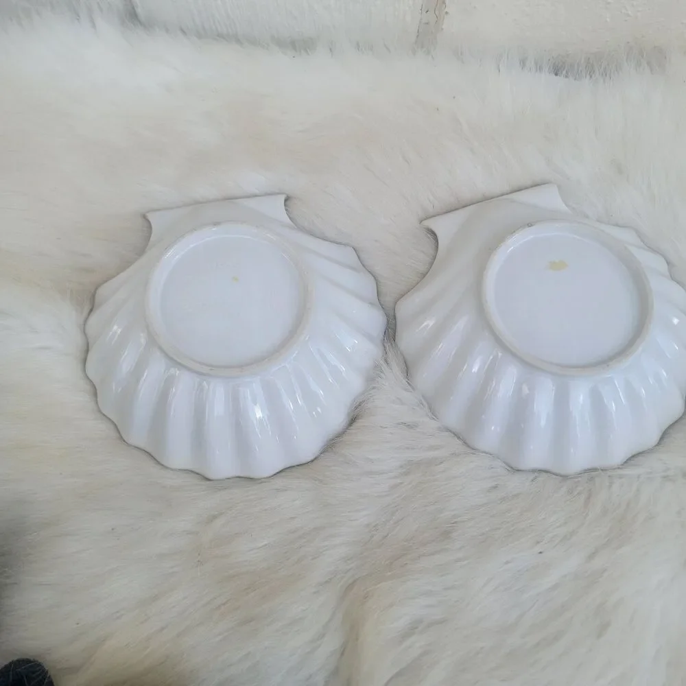 2 Vintage Ceramic Scalloped Seashell Dish Bowls Japan. Oven/Dishwasher Safe